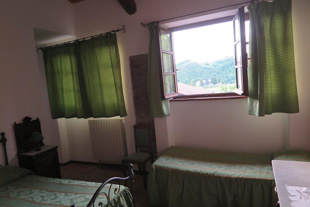 Agriturismo Rupestr Canelli Szoba fotó