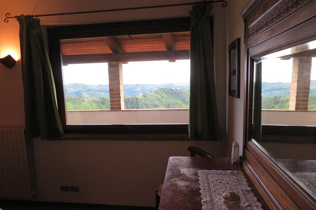 Agriturismo Rupestr Canelli Szoba fotó